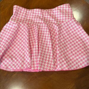 Pink and white printed tennis skort